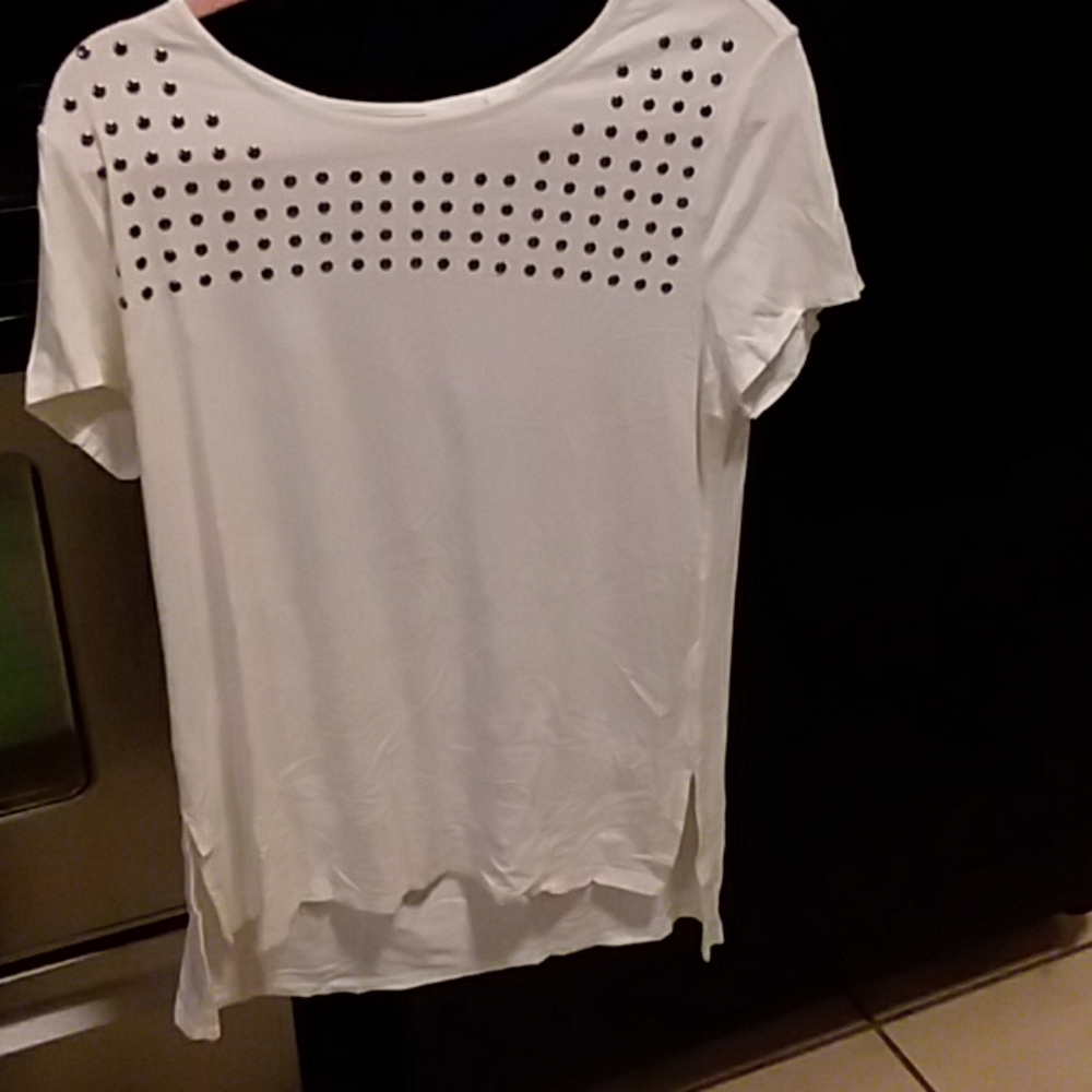 Top - Picture 2 of 2